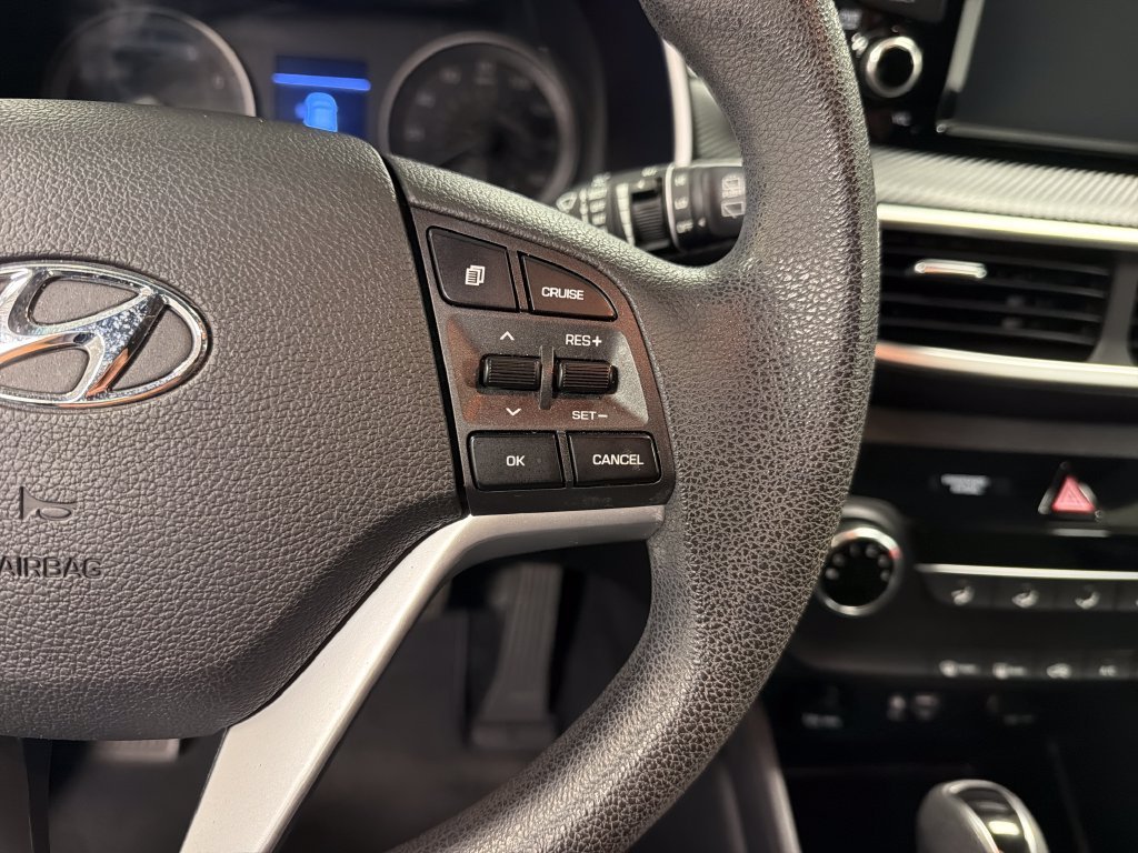 Used 2019 Blue Hyundai SE image 31