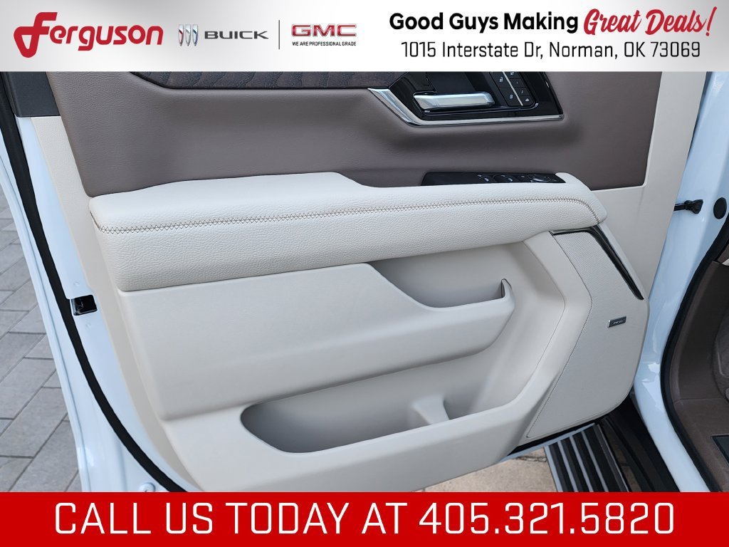 2027 GMC Yukon Denali - Photo 12