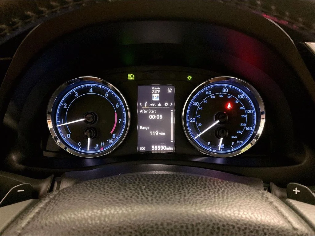Used 2019 White Toyota SE image 24