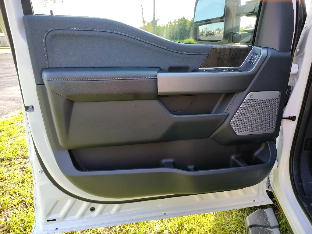 New 2026 Star White Metallic Tri-Coat Ford F-350® Lariat® image 20