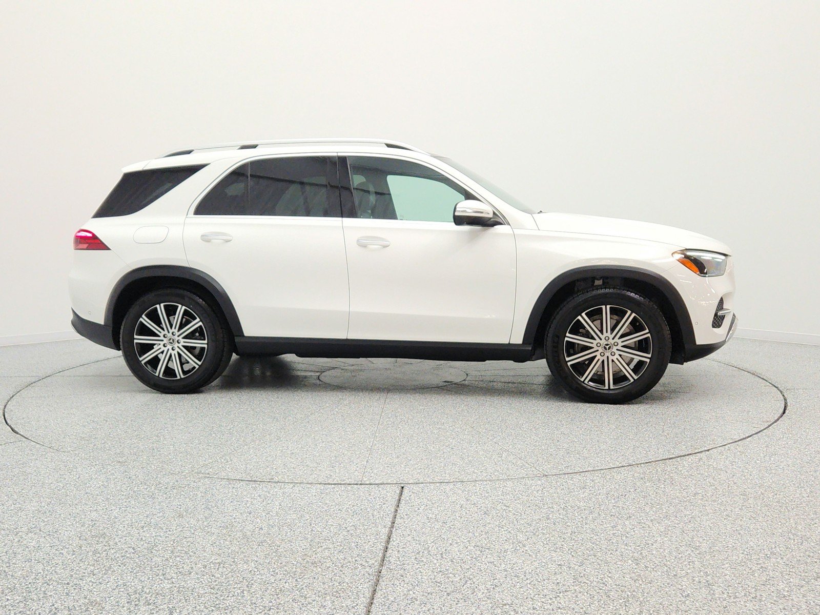 Certified Used 2024 Polar White Mercedes-Benz GLE 350 4MATIC® SUV image 4