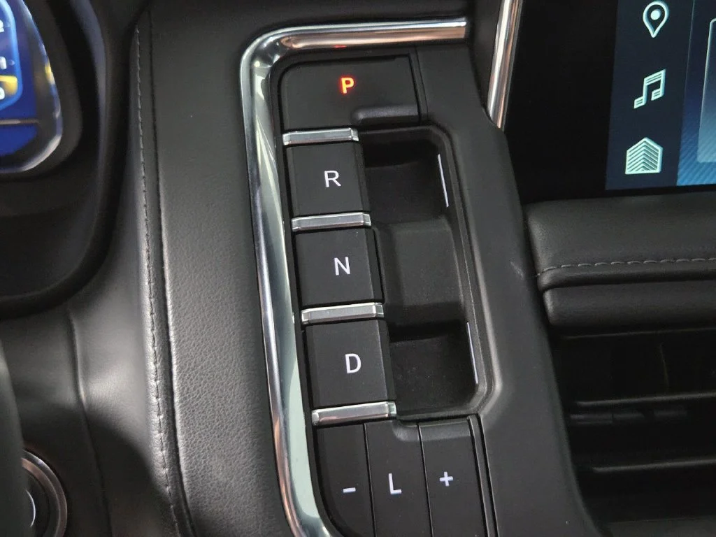 Used 2024 Black Chevrolet Z71 image 13