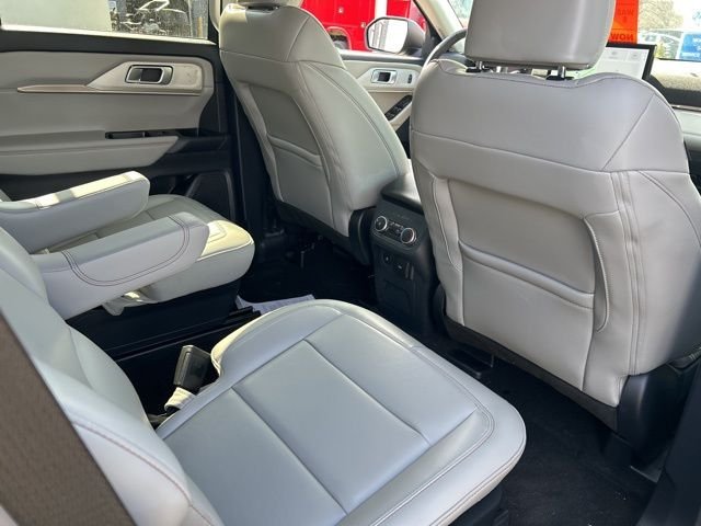 Used 2025 Black Ford Active image 11