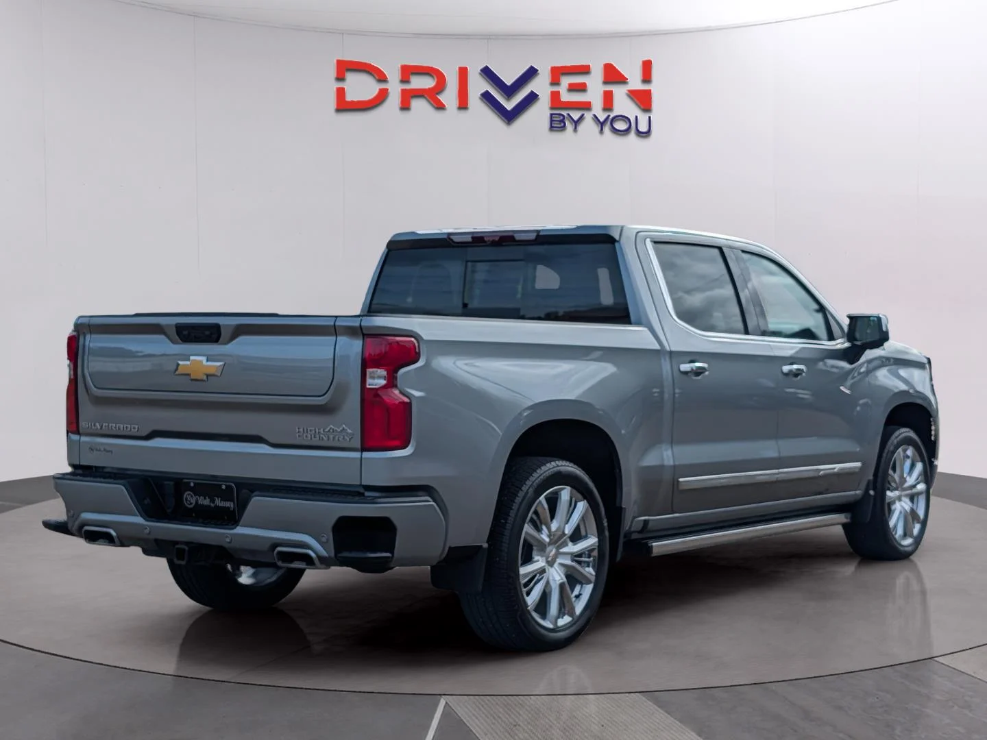 Used 2025 Sterling Gray Metallic Chevrolet High Country image 5