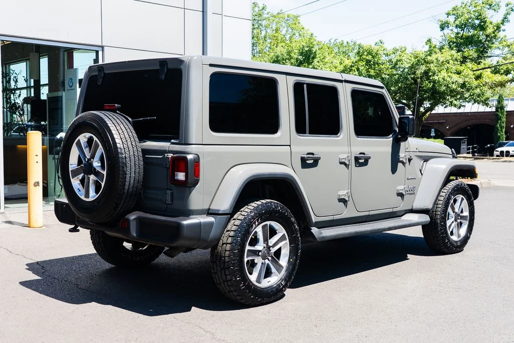 Used 2021 Gray Jeep Unlimited Sahara image 6