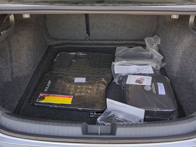 2025 Volkswagen Jetta Sport - Photo 9