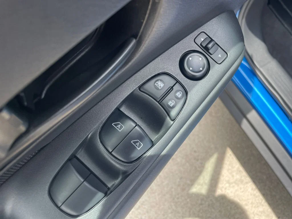 Used 2024 Blue Nissan S image 23