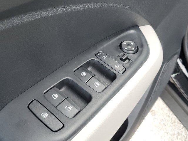 2025 Hyundai Venue SEL - Photo 17