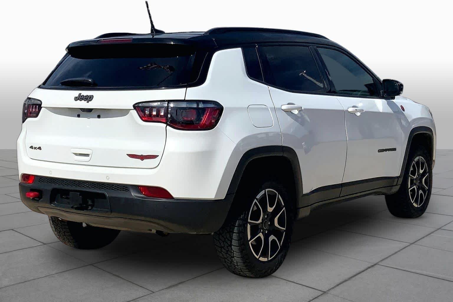 2025 Jeep Compass Trailhawk - Photo 13