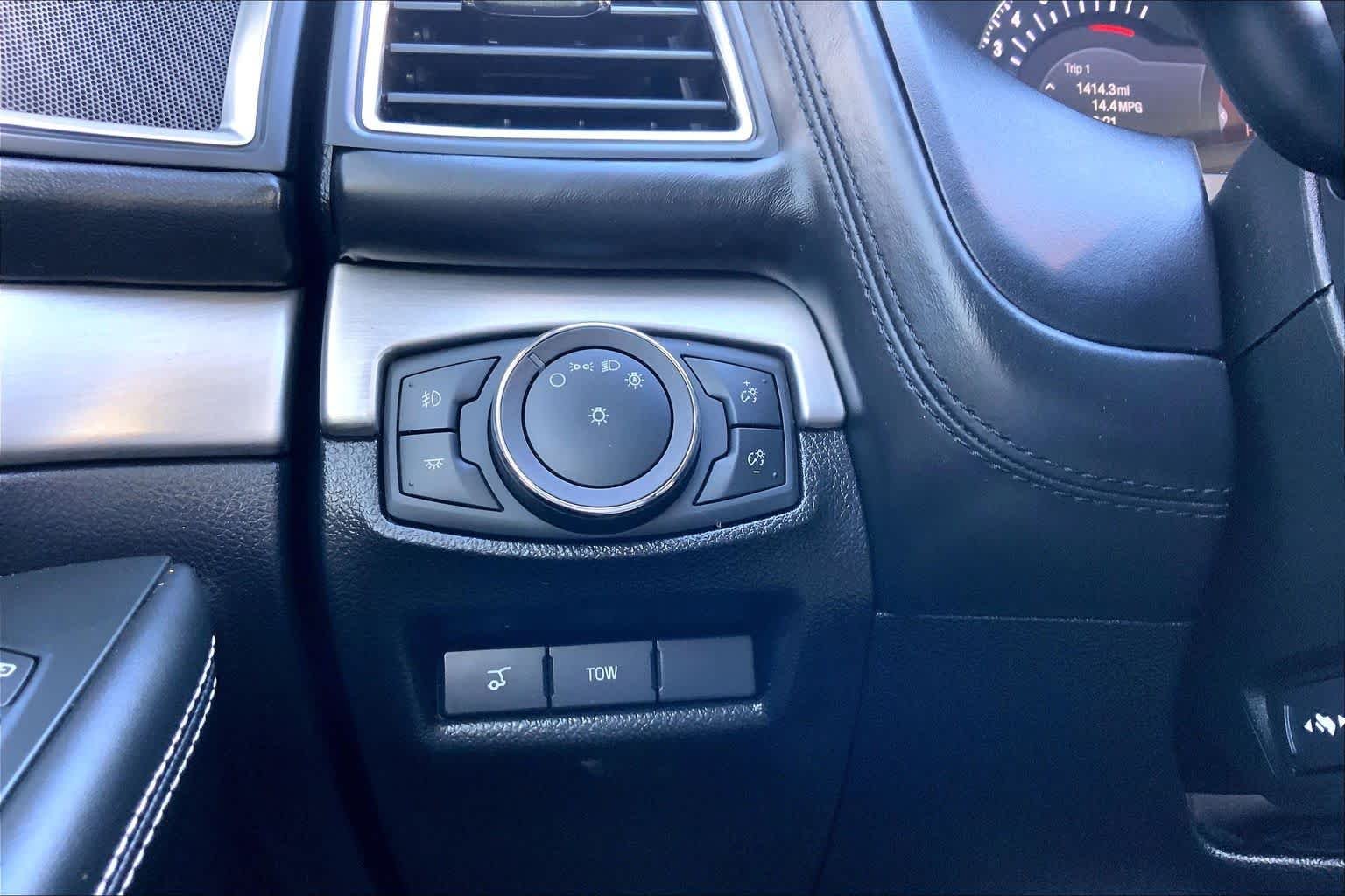 Used 2019 Blue Ford Platinum image 34