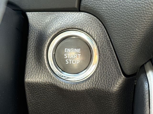 Used 2025  Toyota XLE Premium image 28