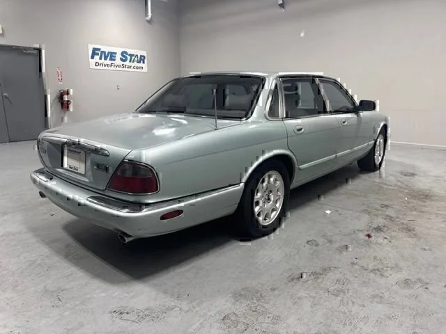 Used 2000 Gold Jaguar Base image 5