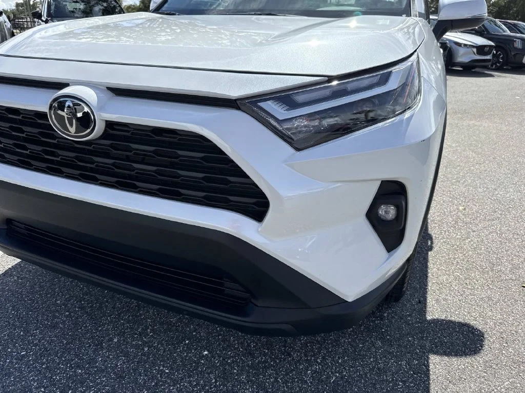 Used 2025 Beige Toyota XLE Premium image 10