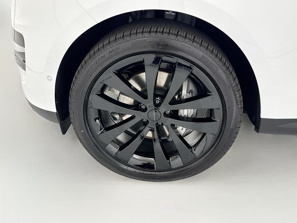 New 2026 Fuji White LAND ROVER SE image 29