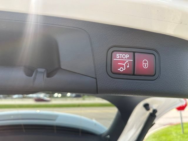 New 2026 Polar White Mercedes-Benz GLA 250 image 75