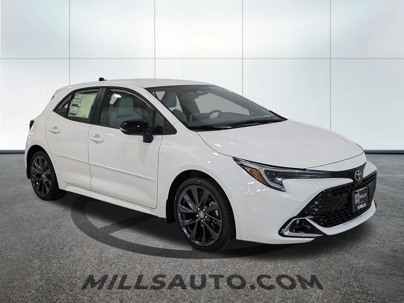 2026 Toyota Corolla Hatchback XSE - Photo 11