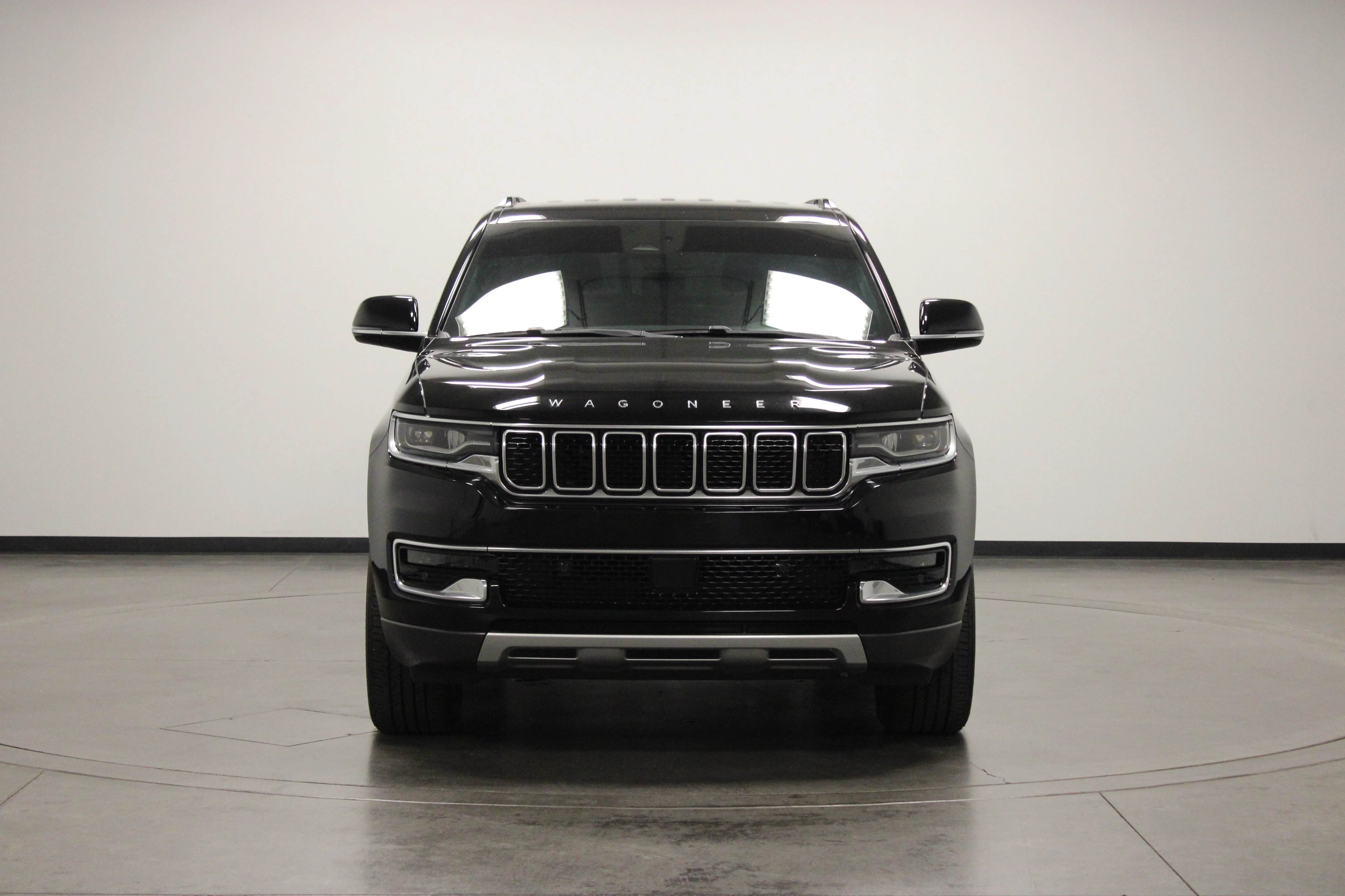 Used 2022 Diamond Black Crystal Pearlcoat Jeep Series II image 3