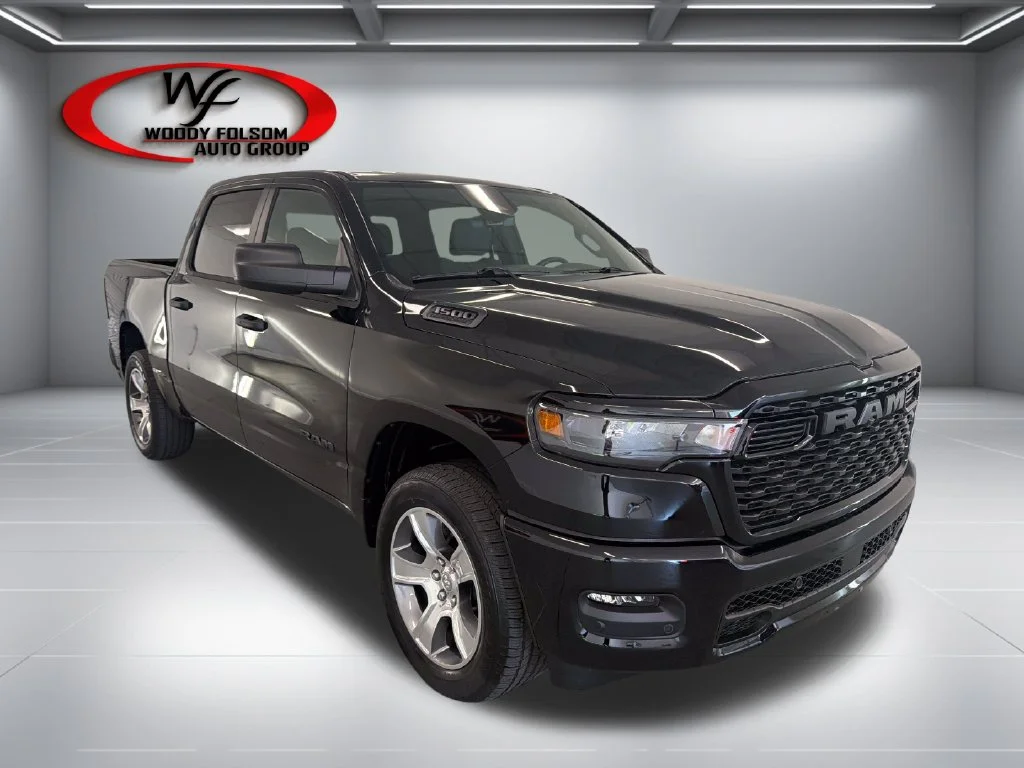 New 2027 Diamond Black Crystal Pearl-Coat Exterior Paint RAM Express image 3