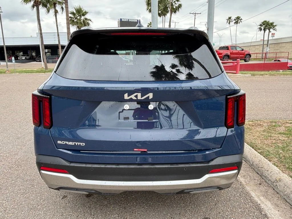 2025 Kia Sorento S - Photo 6