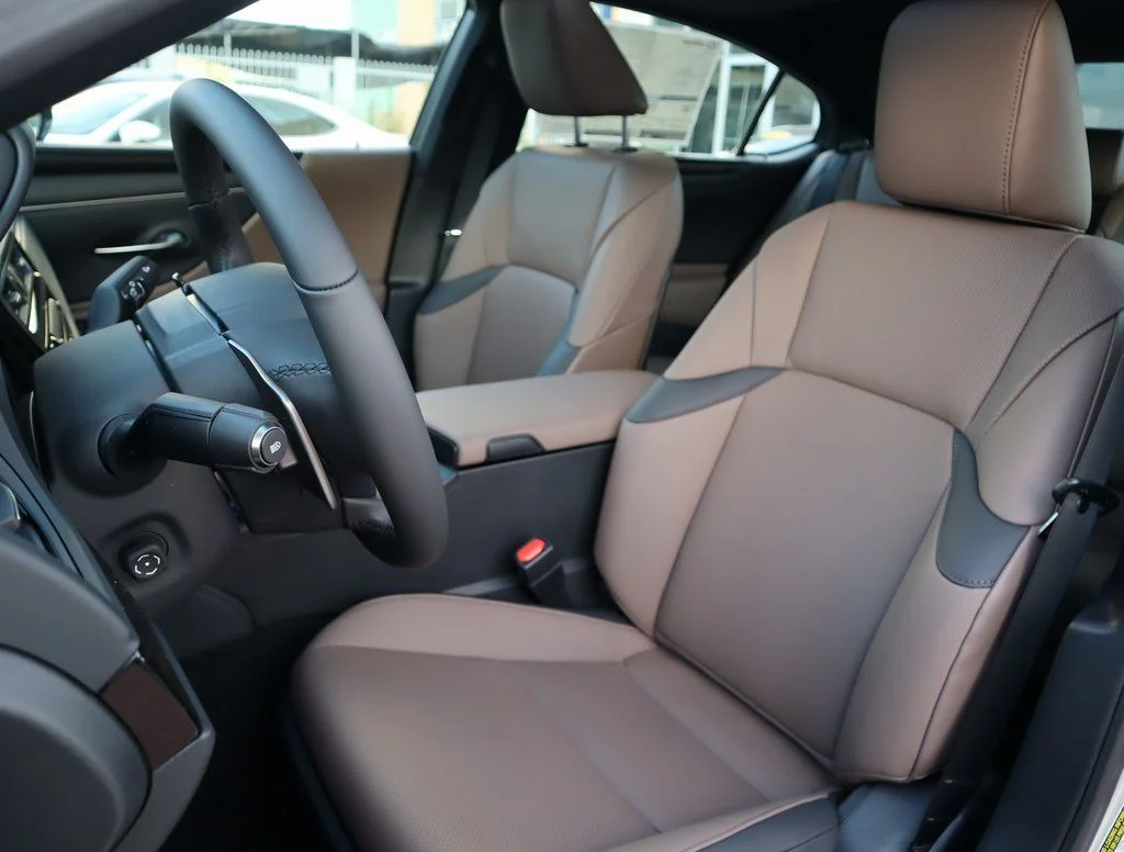 Used 2025 Beige Lexus 350 image 32