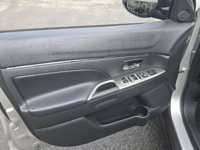 2024 Mitsubishi Outlander Sport SE - Photo 31