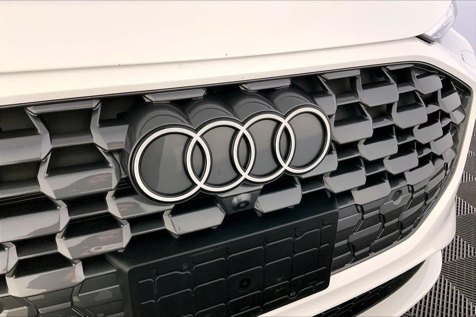 Used 2025 Arkona White Audi Premium image 33