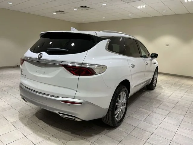 Used 2023 Summit White Buick Essence image 5