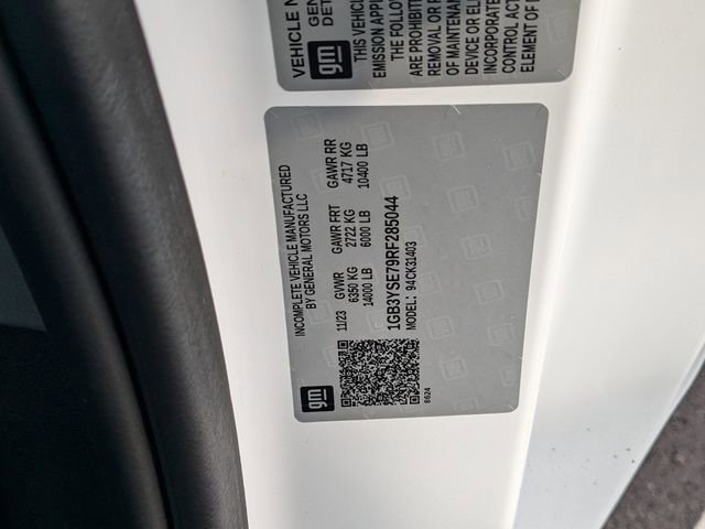 New 2024 Summit White Chevrolet Work Truck image 23