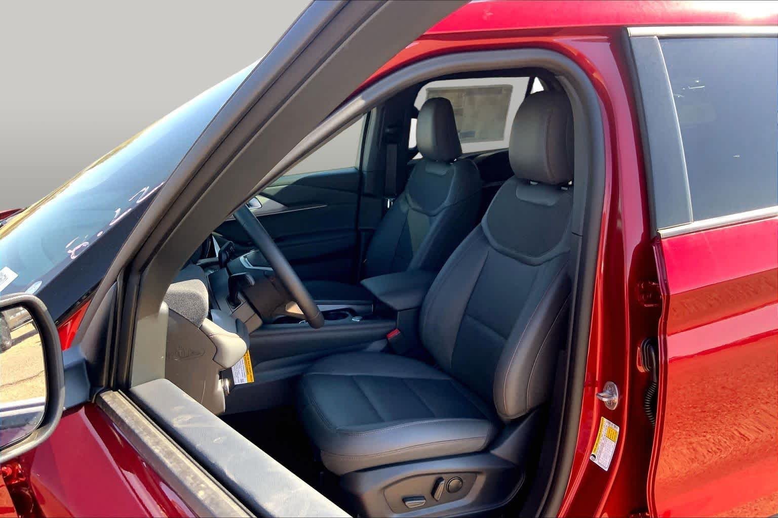 New 2027 Ruby Red Metallic Tinted Clearcoat Ford Active image 9