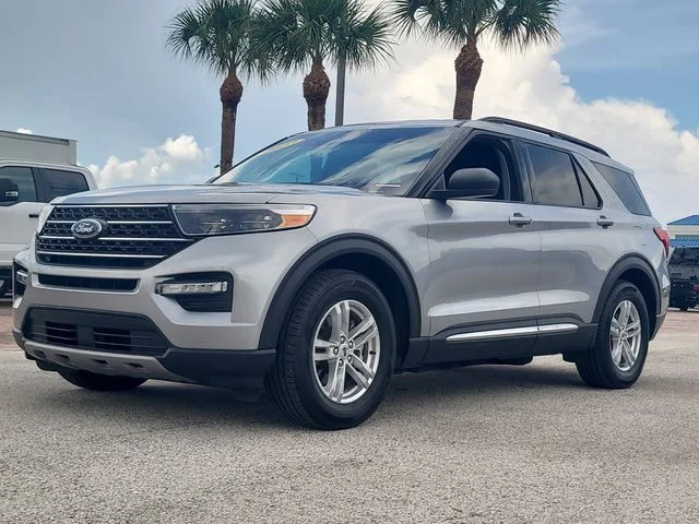 Used 2023 Silver Ford XLT image 33
