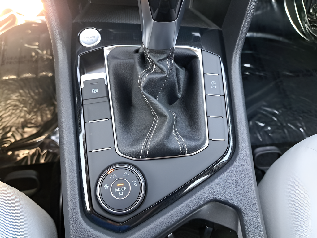 New 2025 Black Volkswagen 1.5T S image 28
