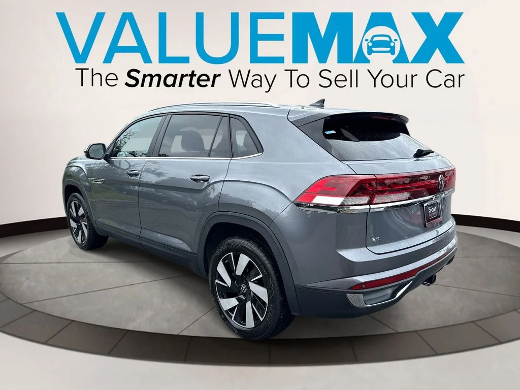 Used 2024  Volkswagen 2.0T SE w/Technology image 6