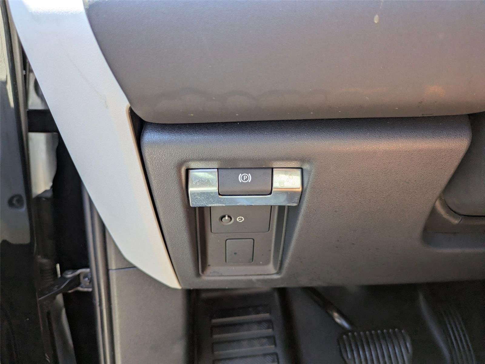 Used 2025 Santorini Black Metallic Land Rover S image 16