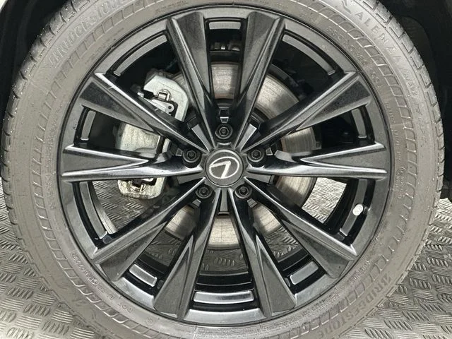 Used 2023 Silver Lexus 350 F SPORT Handling image 11