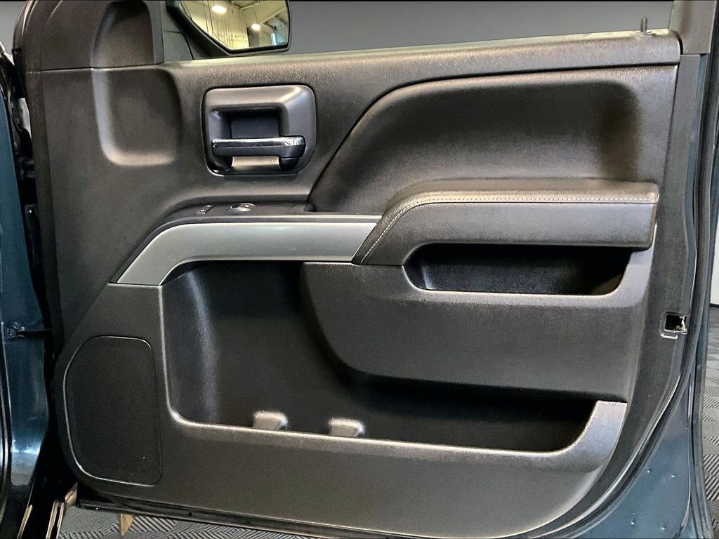 Used 2018 Gray Chevrolet LT image 12