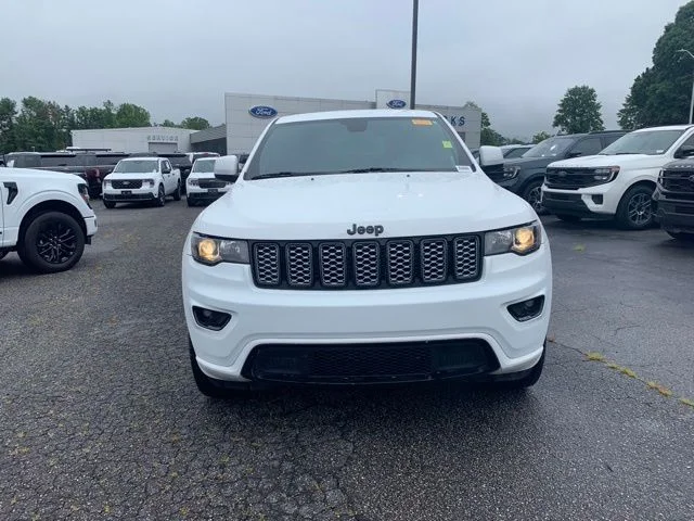 Used 2022 White Jeep Laredo X image 3