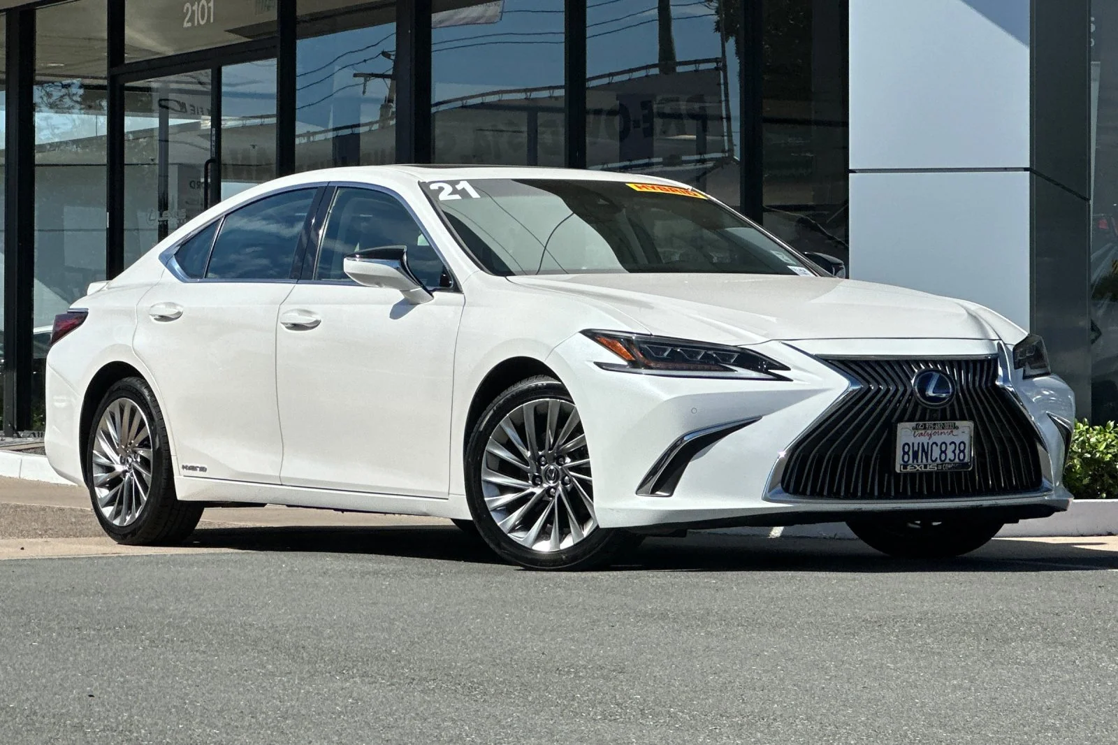 Used 2021 White Pearl Lexus 300h Luxury image 2