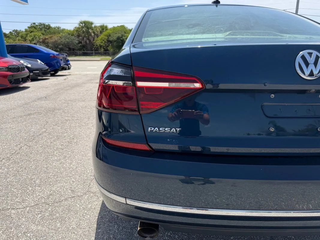Used 2019  Volkswagen 2.0T Wolfsburg Edition image 8