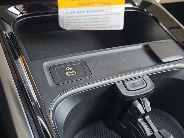 New 2026 Polar White Mercedes-Benz GLB250 image 15
