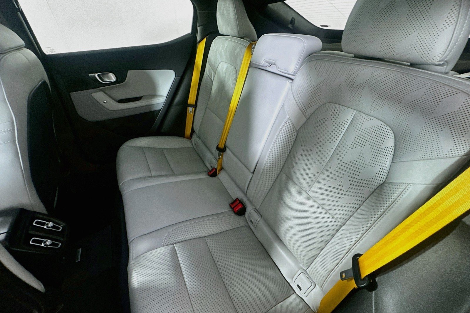 Used 2024 Snow Metallic Polestar Performance Plus image 8