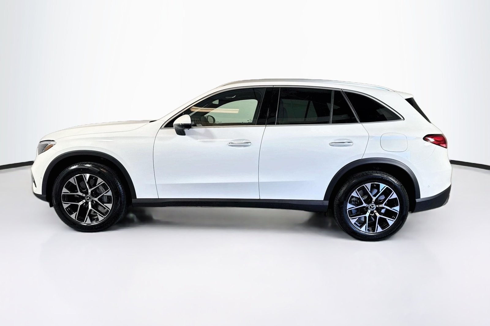 New 2027 Polar White Mercedes-Benz GLC 350e image 8