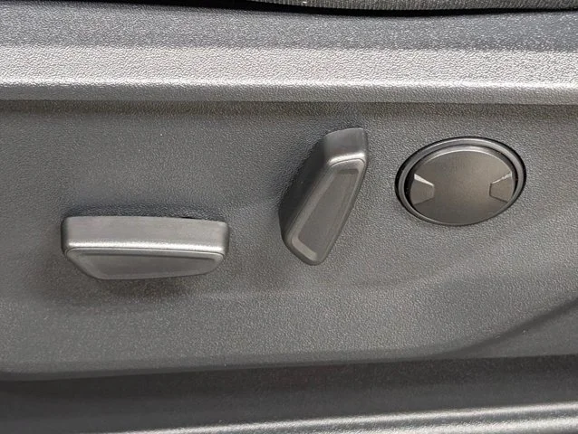 New 2026 Iconic Silver Metallic Ford XLT image 48