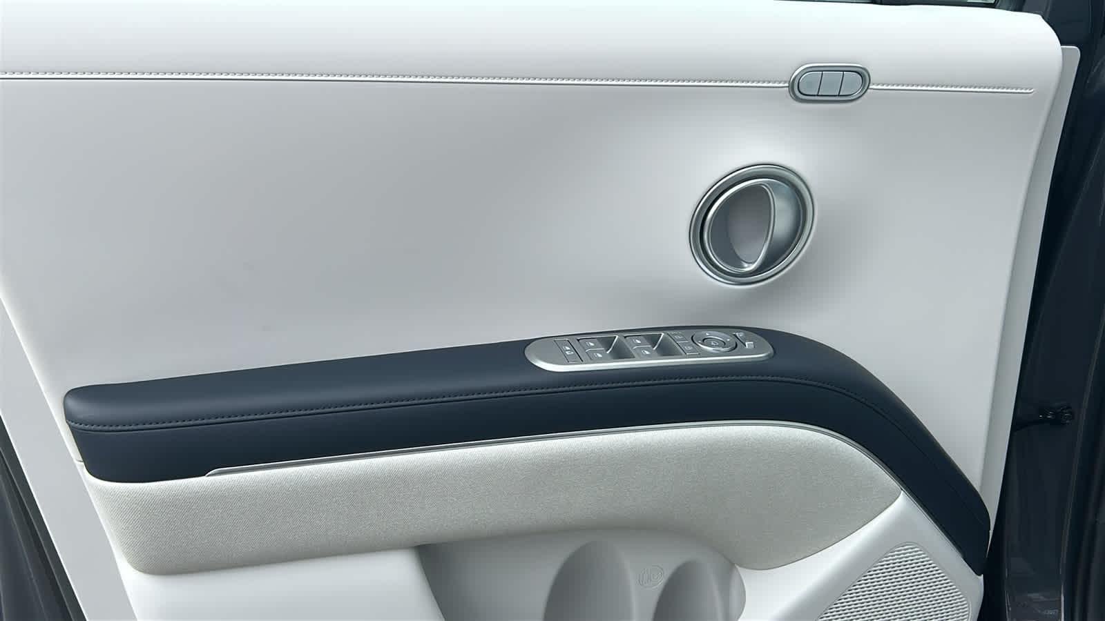 New 2026 Ecotronic Gray Pearl Hyundai Calligraphy image 53
