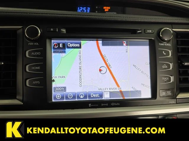 Used 2019 Silver Toyota XLE image 18