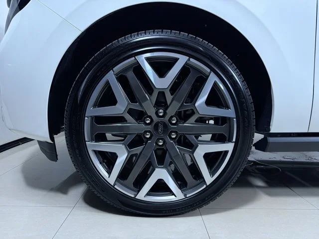 New 2026 STAR WHITE Ford Platinum w/Platinum Ultimate Package image 10