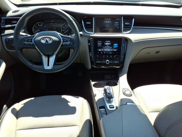 Used 2025 White INFINITI LUXE image 12