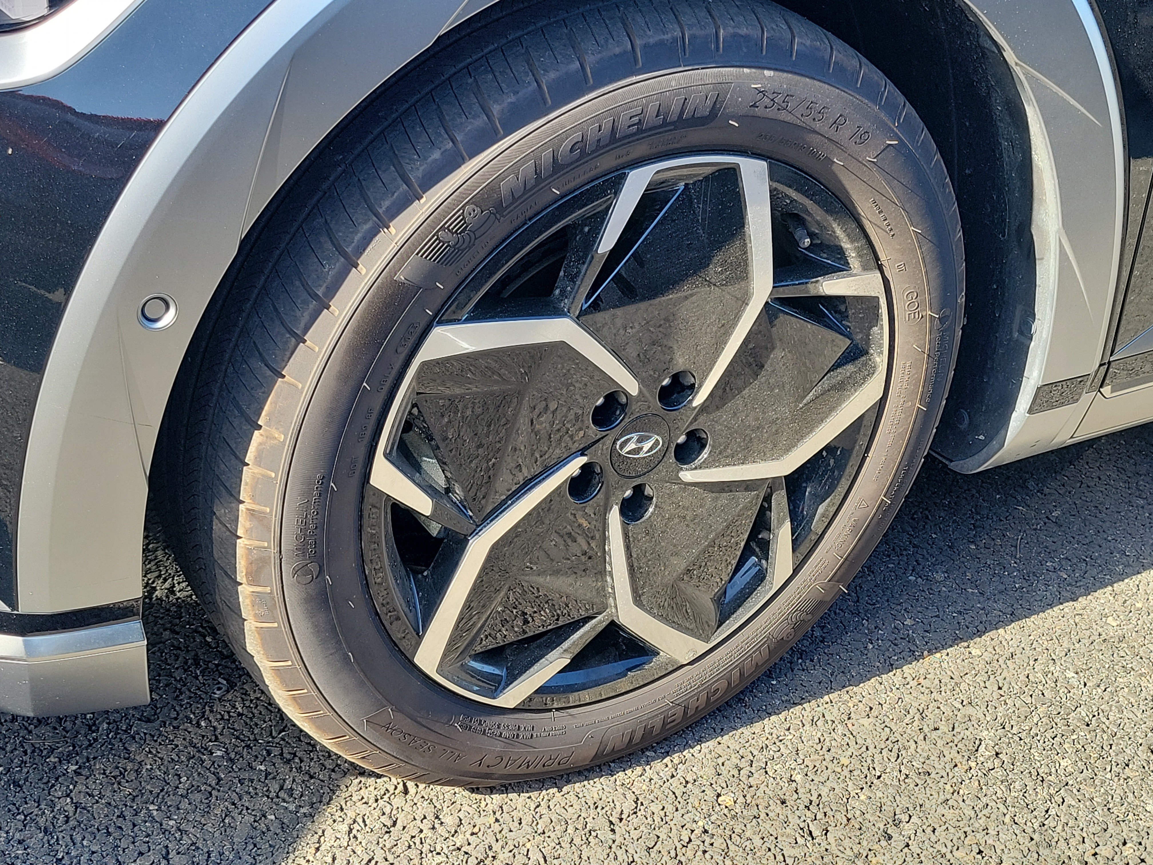 Certified Used 2024 Abyss Black Hyundai Limited image 2