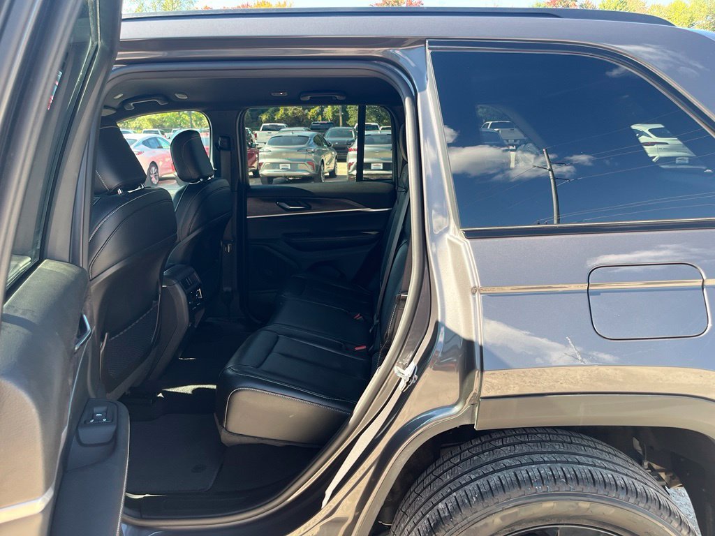 Used 2024 Gray Metallic Jeep Limited image 30