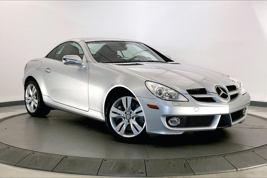 Used 2010  Mercedes-Benz SLK 350 image 1