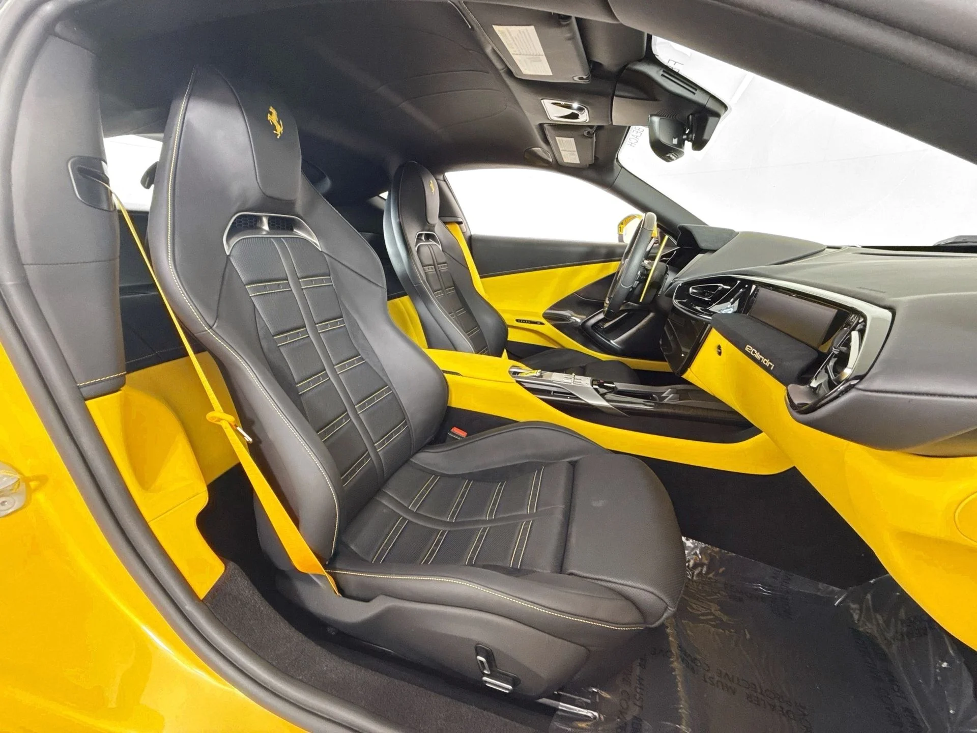 Certified Used 2025 Giallo Triplo Strato Ferrari Base image 22